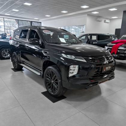 MITSUBISHI PAJERO SPORT 2.4 16V MIVEC TURBO DIESEL LEGEND BLACK AWD AUTOMÁTICO